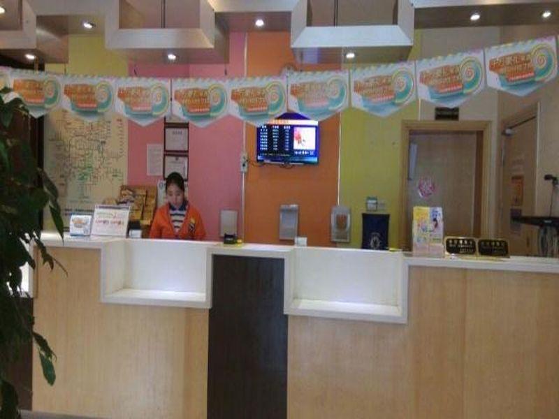 7 Days Inn Shanghai Hongkou Football Stadium Branch Eksteriør billede